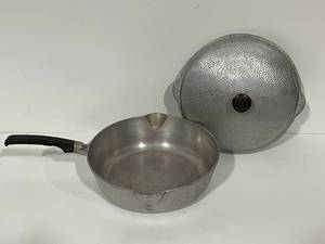 lot 58 image: Vintage Aluminum Pot with Lid