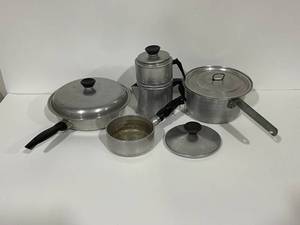 lot 62 image: Vintage Aluminum Cookware