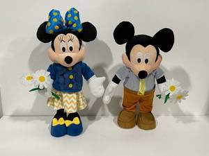lot 2 image: Mickey & Minnie Mouse Plush Holiday Greeter