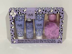 lot 51 image: Studio Selection Bath Set