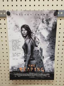 lot 1396 image: Hillary Swank The Reaping Horror Movie Mini Poster - 11.5 x 17
