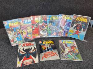lot 1457 image: (10) 19861987 DC The New Teen Titans Comic Books - Issues #22 thru #25, #27 thru #30, #32, #33