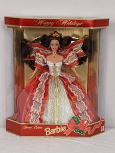 lot 28 image: New Vintage Mattel 1997 Special Edition Happy Holidays Barbie Doll #17832