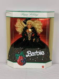 lot 31 image: New Vintage Mattel Collectible Happy Holiday Barbie Doll #1871 - P.C.