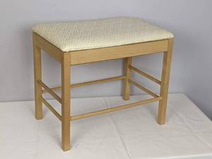 lot 24 image: Kids Storage Bench with Wicker Top
