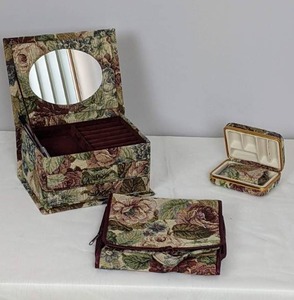 lot 77 image: Vintage 3 Piece Floral Tapestry Jewelry Boxes and Toiletry Bag Set
