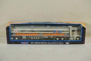 lot 13 image: 1999 Limited Edition Mobil 143 Scale Tanker Truck