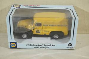 lot 17 image: First Gear NAPA Auto Parts 1953 International Travelall Die Cast Van
