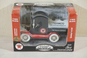 lot 25 image: Gearbox Texaco 1912 Ford 124 Scale Die-Cast Truck Bank