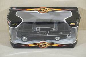 lot 27 image: Motor Max American Graffiti Chevy Bel-Air Die Cast Car