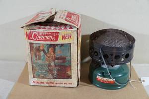 lot 66 image: Vintage Coleman Catalytic Heater - 3500 BTU - Dated 1966