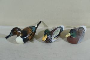 lot 69 image: 3 Wood Carved and Painted Ducks