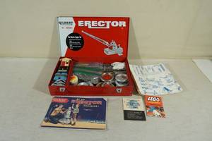 lot 152 image: Vintage Gilbert Erector Set