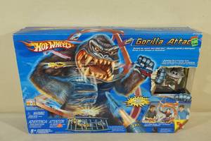 lot 155 image: Unused Hot Wheels Gorilla Attack Playset