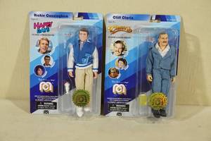 lot 174 image: Mego Limited Edition Action Figures - Cheers Cliff, Richie Cunningham