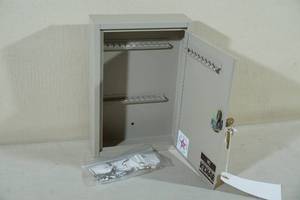 lot 189 image: NEW Kekab Steel Lockbox for Keys