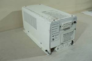 lot 7 image: Airpax CMC-12800N 800 Watt Commercial Pure Sine Inverter