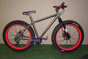 lot 4 image: Custom Built Fat Tire Bicycle - Speed Metal Frame