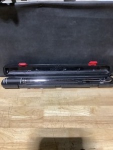 Husky 50 ft. lbs. to 250 ft. lbs. 12 in. Drive Torque Wrench. See Pictures