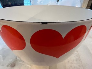 lot 15 image: Vintage Kaj Finel Arabia Finland Red Hearts Small Bowl