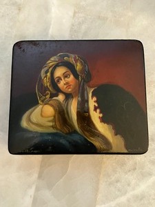 lot 22 image: Great Set of Hand Painted Lacquer Trinket Boxes