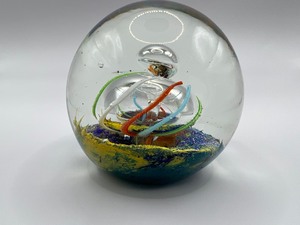 lot 30 image: Funky Art Glass Paperweight
