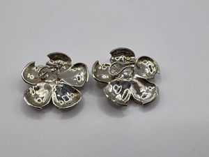 lot 43 image: Tiffany & Co Sterling Silver Marigold Flower Clip On Earrings Box Included