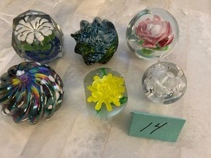 lot 71 image: Nice Mixed  Lot of Paperweights Number 14
