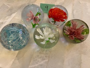 lot 66 image: Nice Mixed Lot of Paperweights Number 9