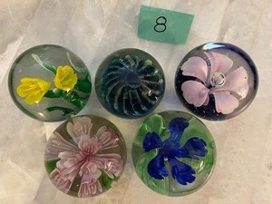 lot 65 image: Nice Mixed Lot of Paperweights Number 8