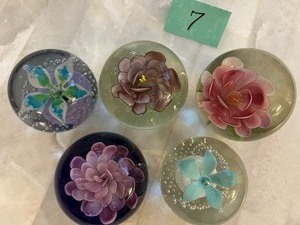 lot 63 image: Mixed Lot of Paperweights Number 7