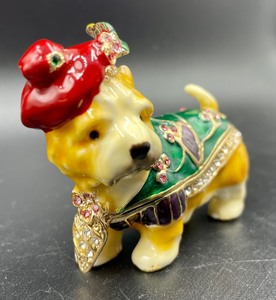 lot 103 image: Darling Doggie Trinket Box