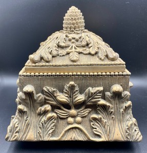 lot 151 image: Decorative Resin Box