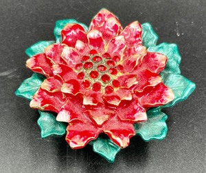lot 146 image: Jeweled Flower Figurine Trinket Box