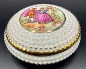 lot 148 image: Delightful Trinket Box