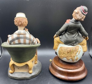 lot 141 image: 2 Cute Clown Figurines
