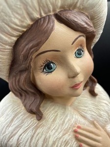 lot 130 image: Darling Ceramic Decor