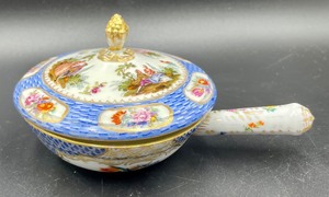lot 131 image: Vintage Meissen Handled Decorative Dish