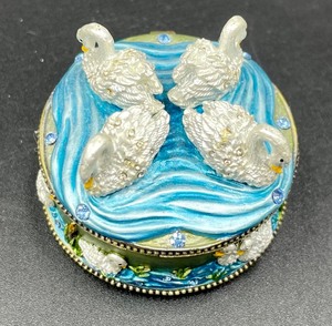 lot 127 image: Wonderful Swan Themed Trinket Box