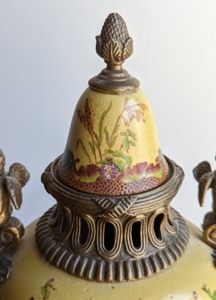 lot 25 image: Beautiful Porcelain Lidded Vase with Cherub Handles