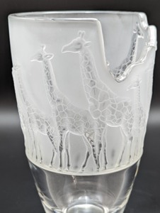 lot 2 image: Nachtmann Crystal Giraffe Vase