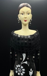 lot 214 image: Elegant Tall Wooden Woman Decorative Figurine