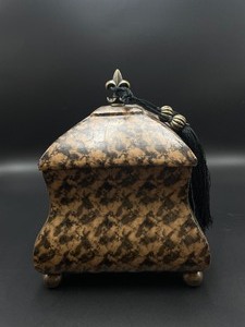 lot 228 image: Wonderful Decorative Wooden Box