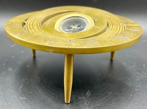 lot 186 image: Brass Compass
