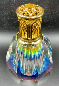 lot 183 image: Prism Effect Oil Candle