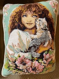 lot 194 image: 3 Beautiful Handcrafted Needlepoint Pillows