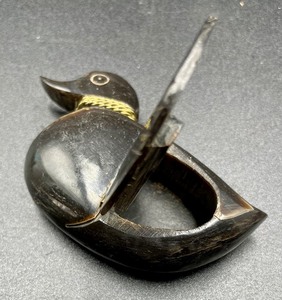 lot 244 image: Vintage Carved Horn Snuff Box from India