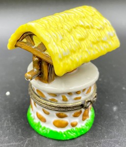 lot 253 image: Midwest and Lenox Wishing Well Trinket Boxes