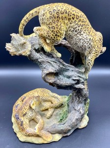 lot 261 image: Leopard Resin Sculpture