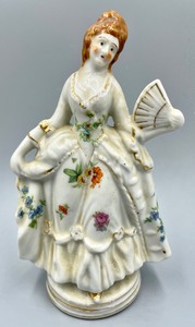 lot 267 image: Variety of Vintage Figurines